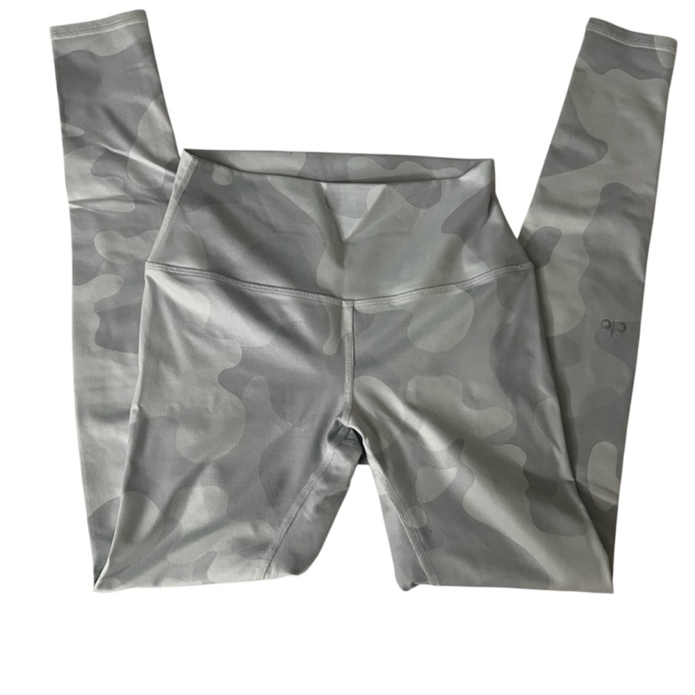 Alo Yoga High-Waist Leggings – Light Camo Gray – Size XS